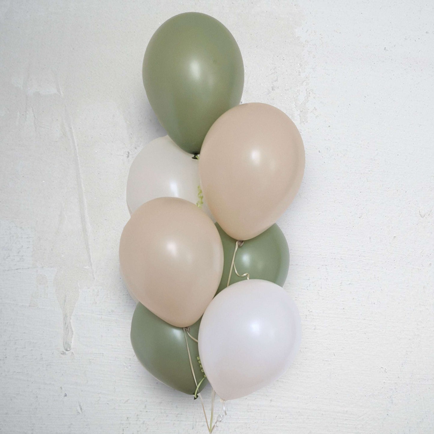 Eucalyptus & White Sand Bouquet - Balloon Shop