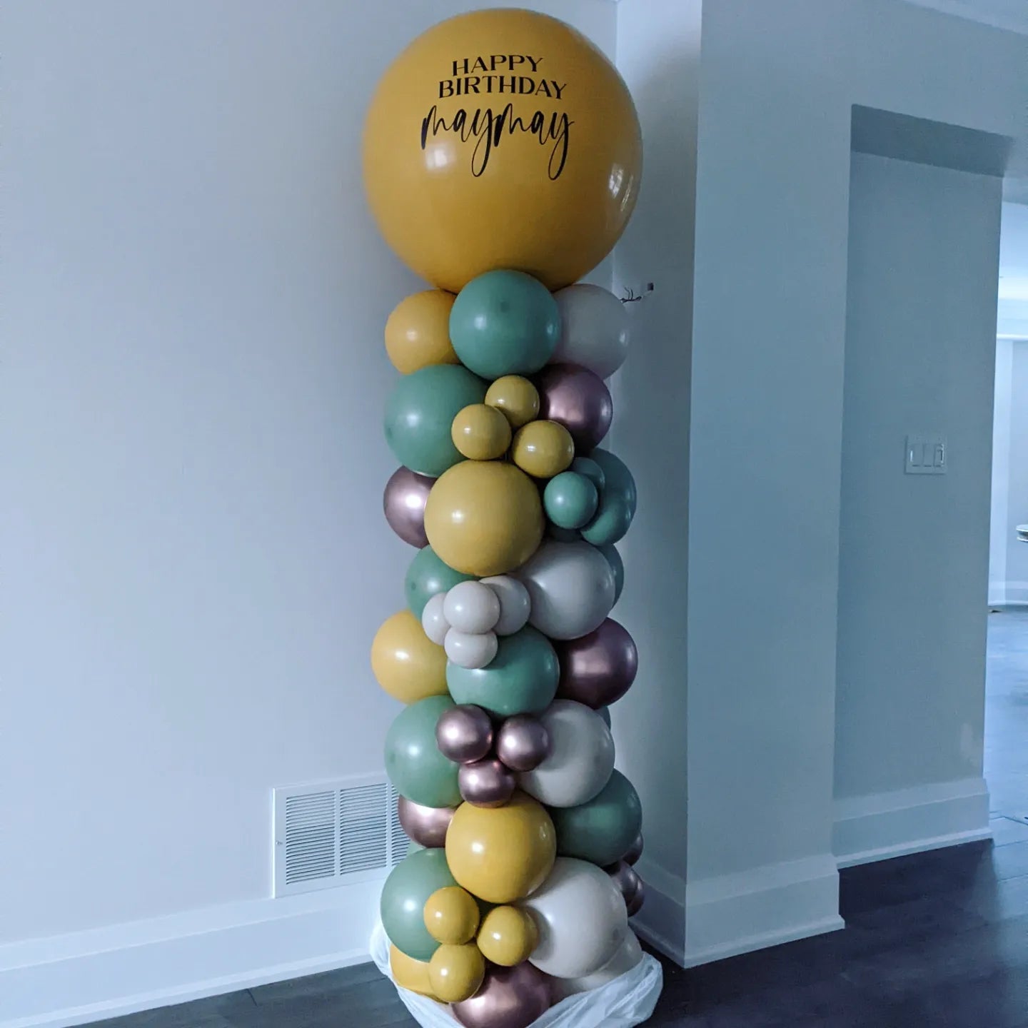 Balloon Column - Personalized Organic Style